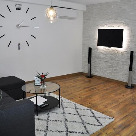 Lux Apartment Pazardsjik Eksteriør billede