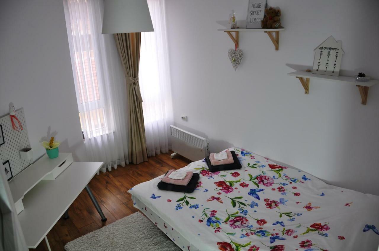 Lux Apartment Pazardsjik Eksteriør billede